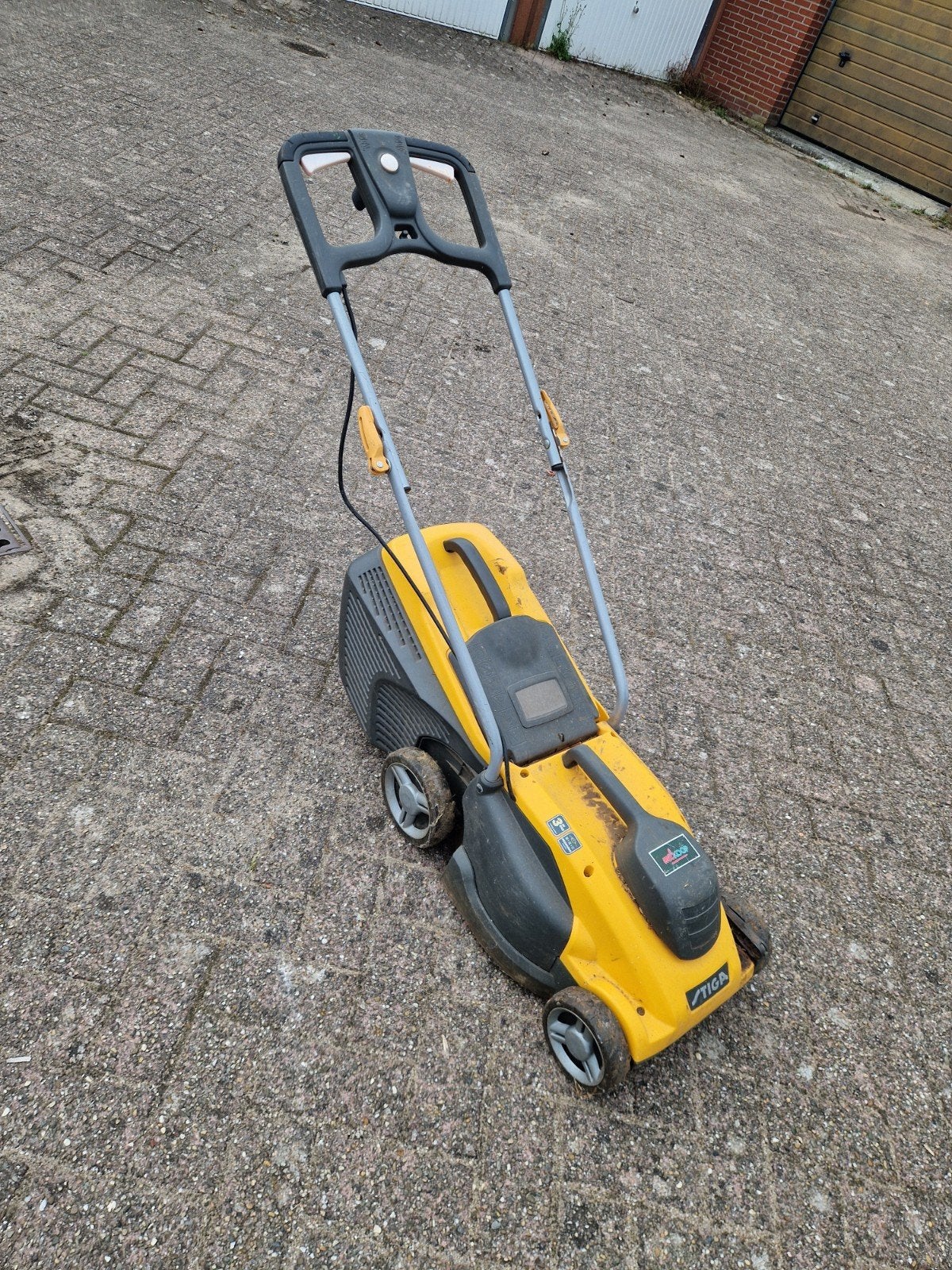 Welkoop Stiga Combi 36 E grasmaaier, klein formaat, Tuin en Terras, Grasmaaiers, Ophalen, Cirkelmaaier, Gebruikt, Elektrische grasmaaier