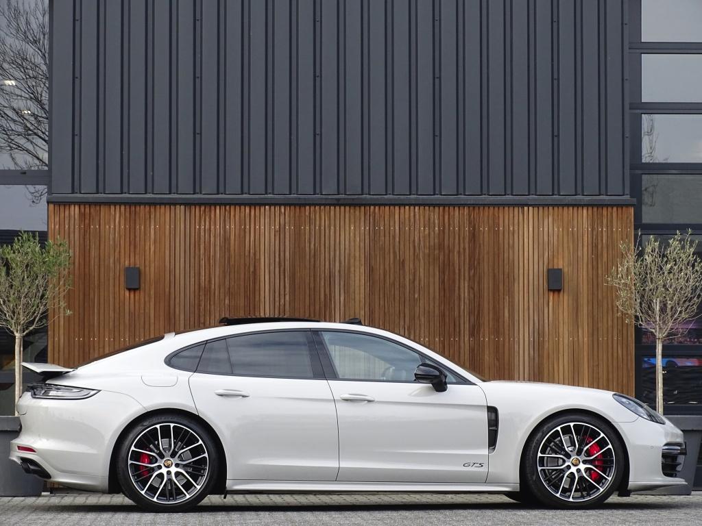 Porsche Panamera 4.0 V8 481PK GTS / carbon / alcantara / 360, Auto's, Automaat, 481 pk, Gebruikt, 138 €/maand