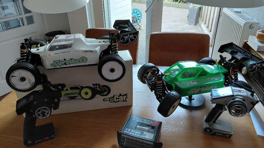 jq the ecar twee maal tekoop 500 euro mogen ze weg, Gebruikt, Auto offroad, Schaal 1:8, Ophalen