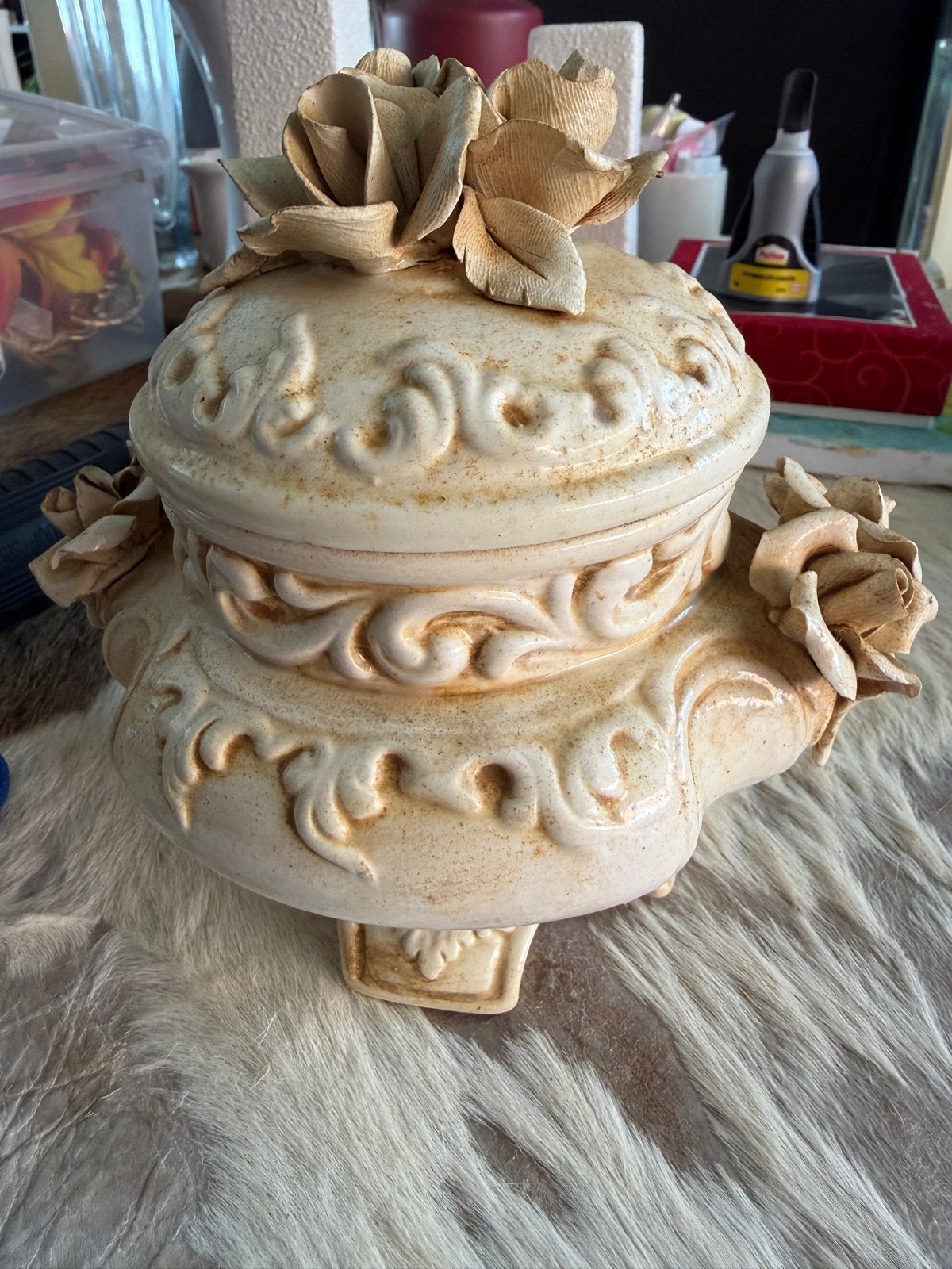 Oude Italiaanse pot met rozen decoratie, Antiek en Kunst, Antiek | Keramiek en Aardewerk, Ophalen of Verzenden