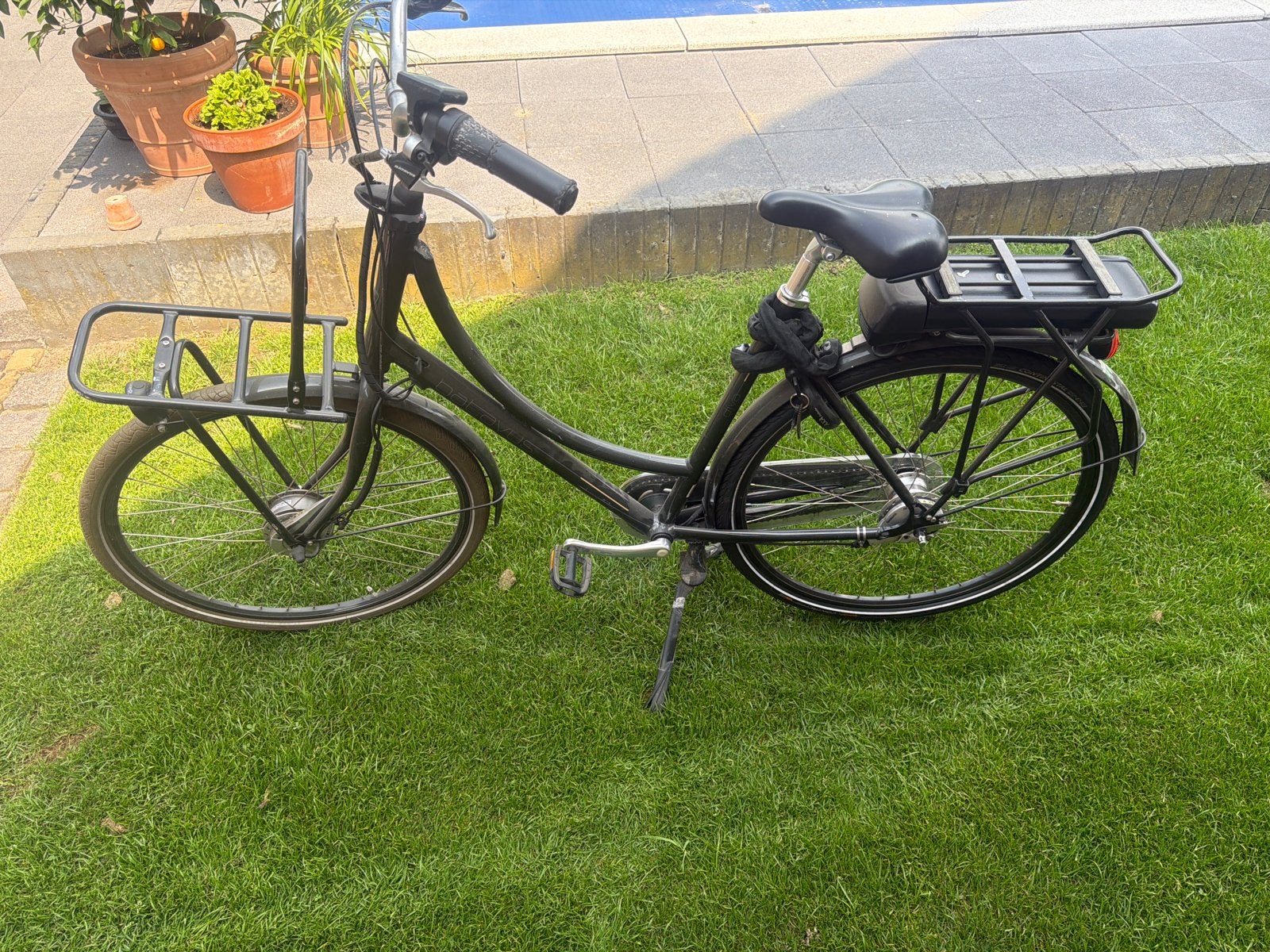 Batavus elektrische fiets met voordrager defecte accu, Ophalen, Minder dan 30 km per accu, Gebruikt, Batavus