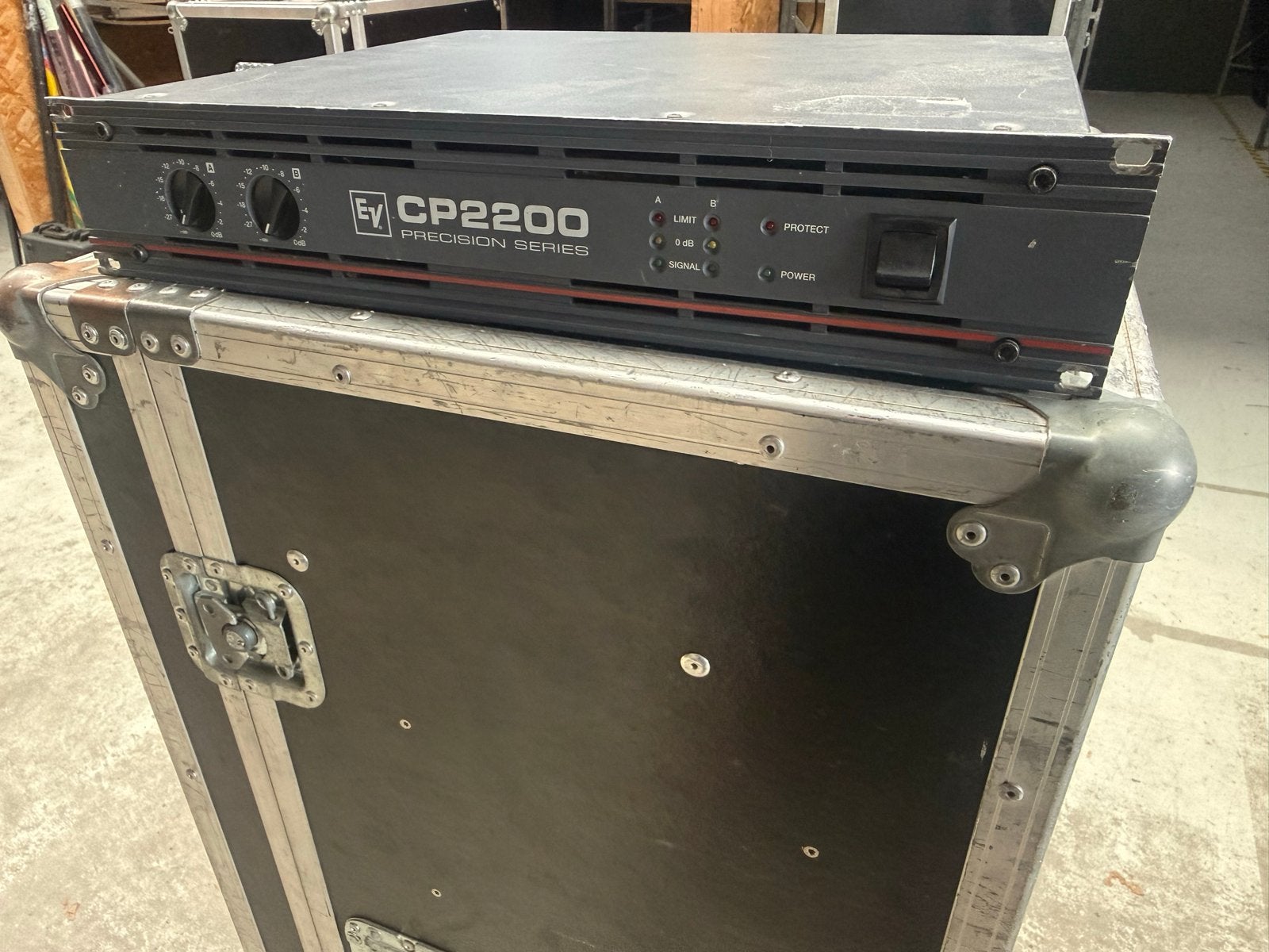Electro Voice CP2200 Eindversterker, Ophalen, Gebruikt