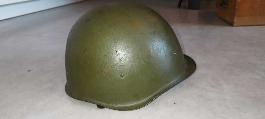 Oude militaire helm ssh40 Soviet- Jaartal onbekend, Verzamelen, Ophalen, Landmacht, Overige gebieden, Helm of Baret