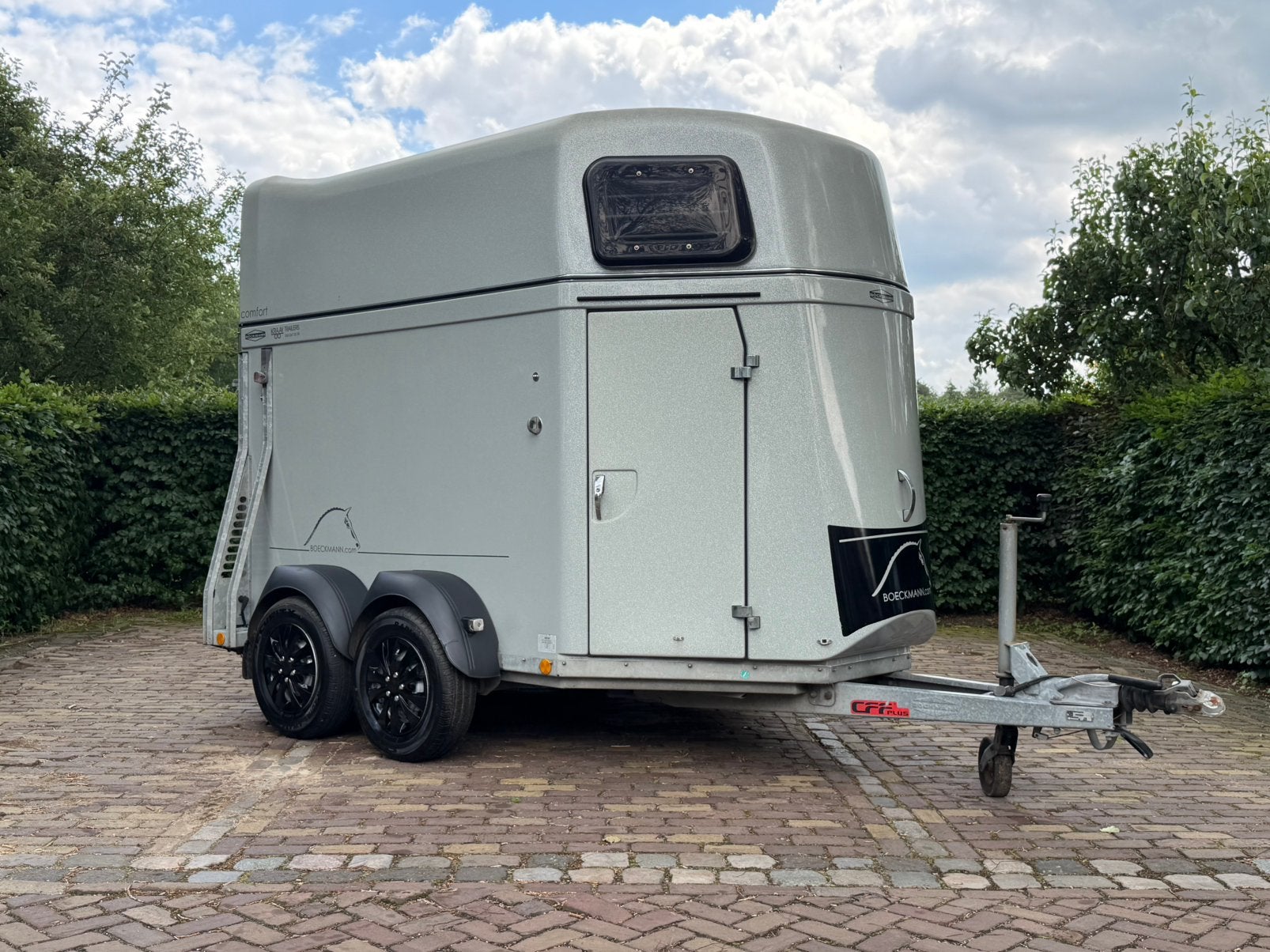 Mooie 2 paards bockmann, aluminium bodem Zadelkamer, Dieren en Toebehoren, Ophalen, Aluminium, Zo goed als nieuw, 2-paards trailer