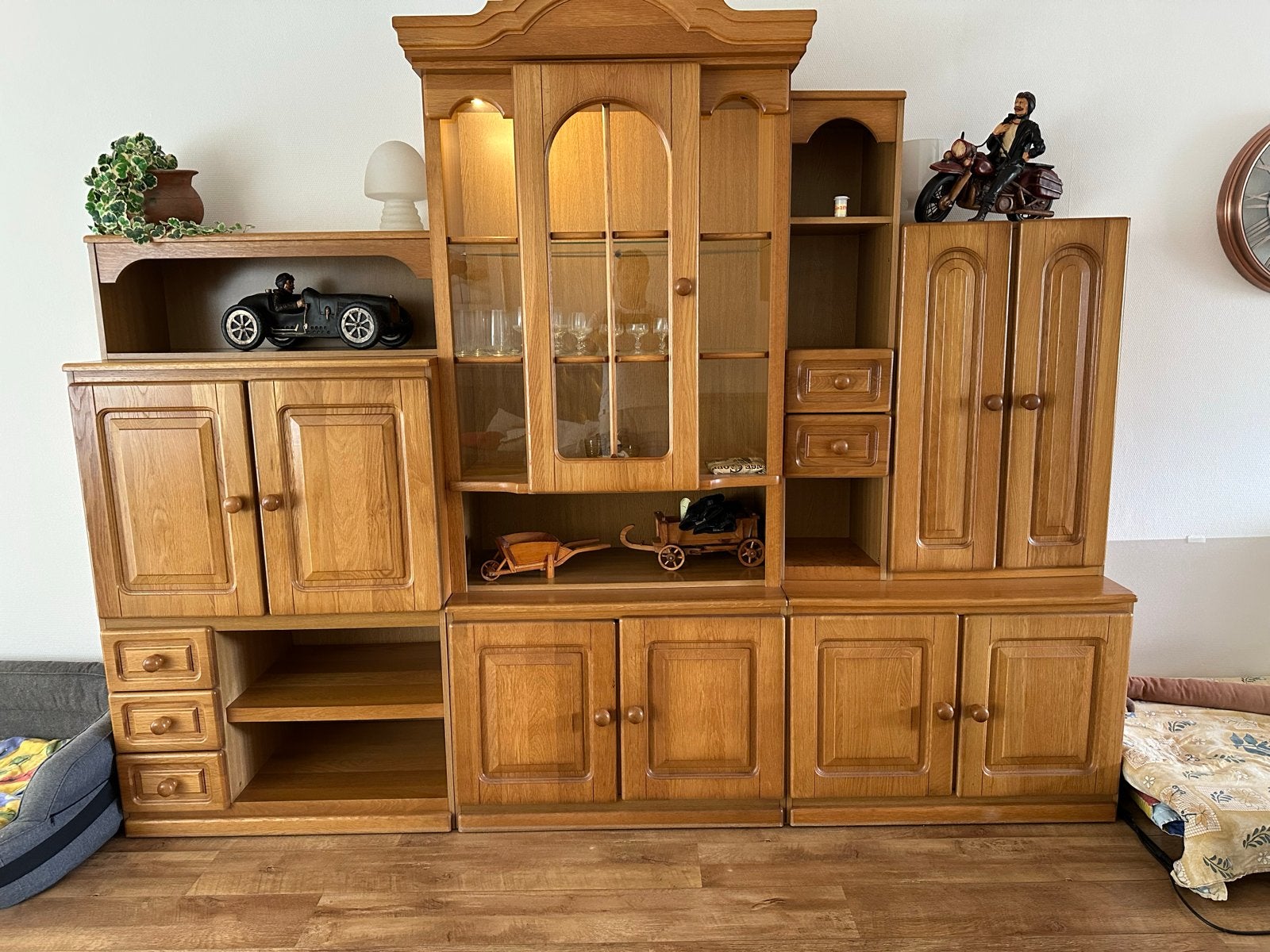 Gratis eikenhouten wandmeubel/kast, Huis en Inrichting, Kasten | Overige, Ophalen of Verzenden, Gebruikt