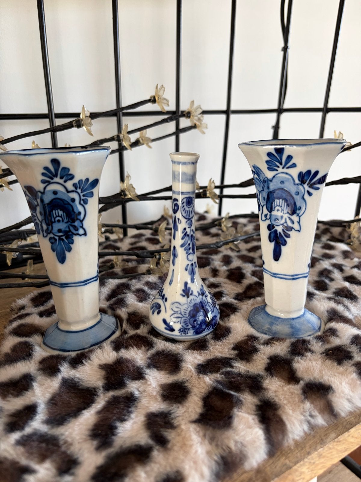 Set van 3 handgeschilderde Delfts Blauwe vaasjes, Ophalen of Verzenden