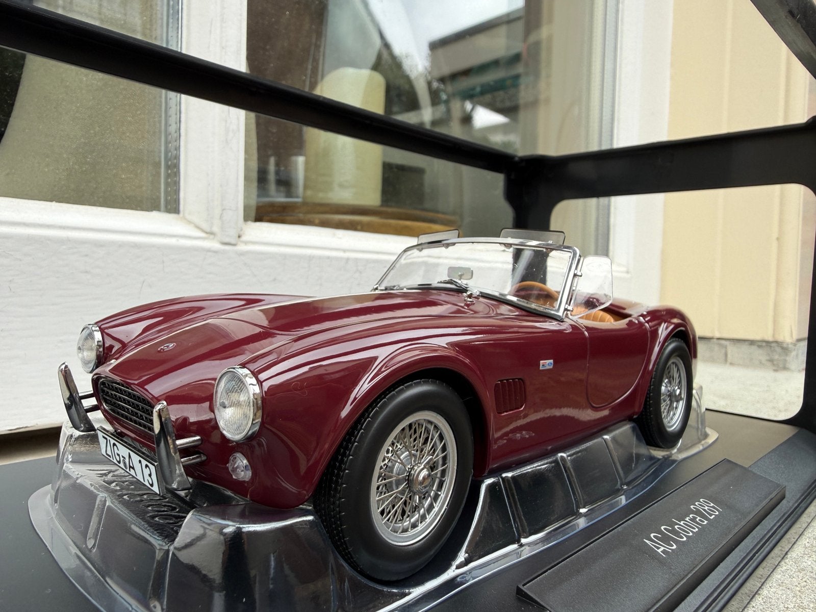 1:18 AC Cobra 289 Dark Red 1963 Norev 182758, Hobby en Vrije tijd, Auto, Norev, 70-72 Av. de Bohlen, Vaulx-en-Velin, 69120, France
