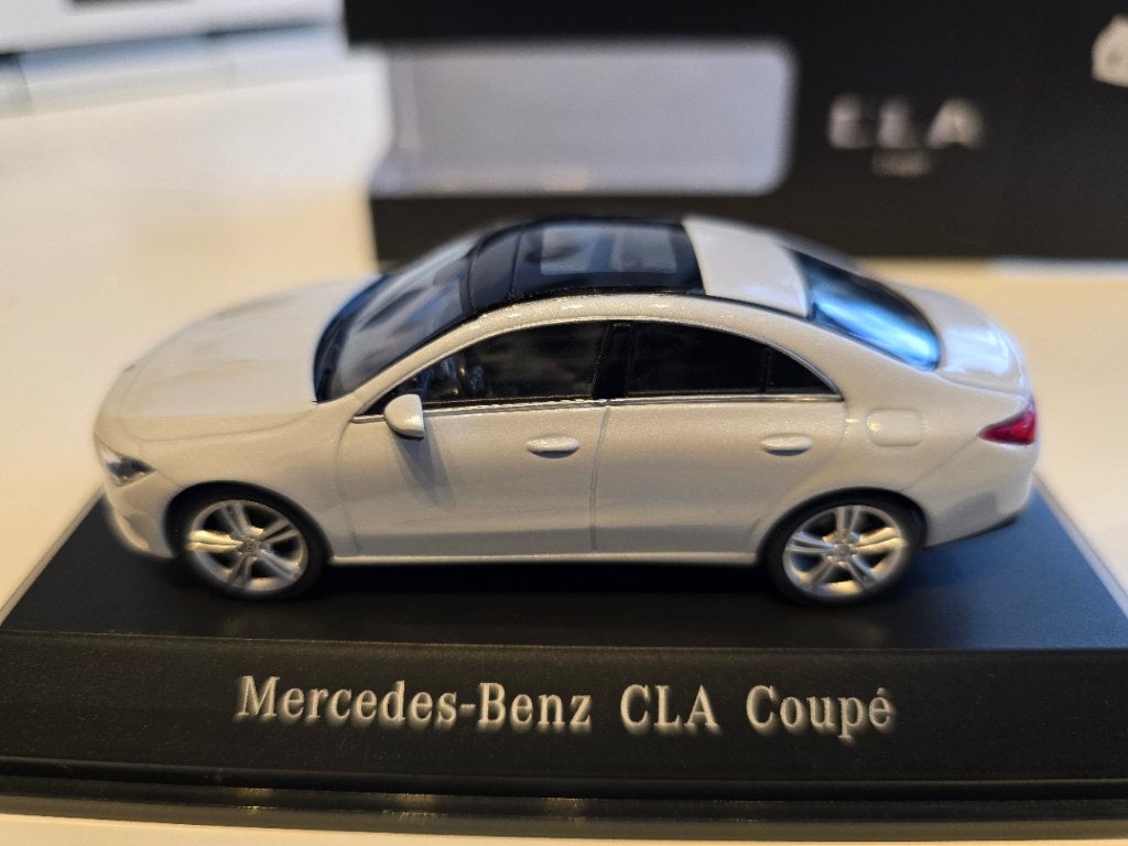 Mercedes-benz CLA coupe wit 1/43, Ophalen of Verzenden, Nieuw, Auto, Overige merken