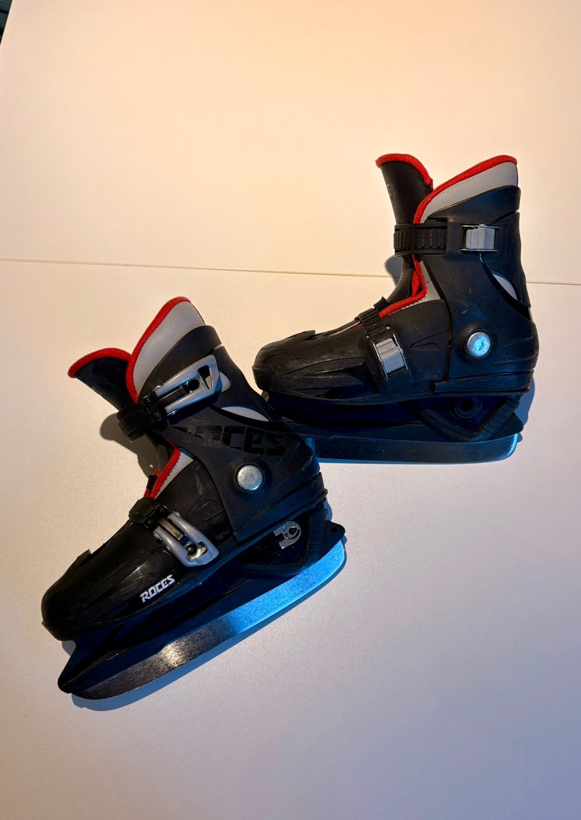 Gratis! Roces Verstelbare Kinder Ijshockey Schaatsen 30-35, Ophalen of Verzenden, Gebruikt, IJshockeyschaatsen, Overige merken