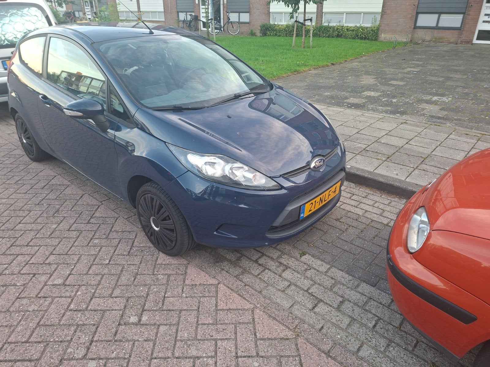 Foto 5 van Ford Fiësta 1.25 44KW 3DR 2010 Blauw
