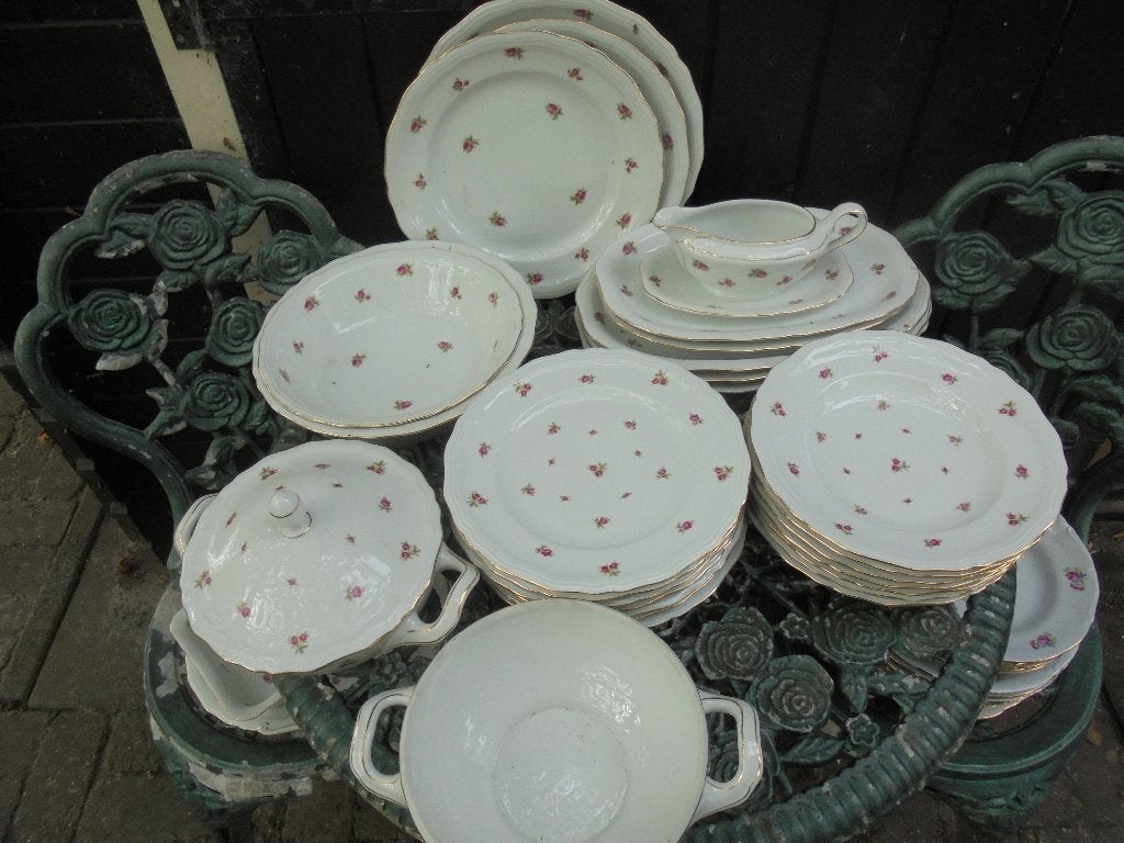 Servies Rheinkrone Bavaria vol met kleine roze roosjes, Antiek en Kunst, Ophalen of Verzenden