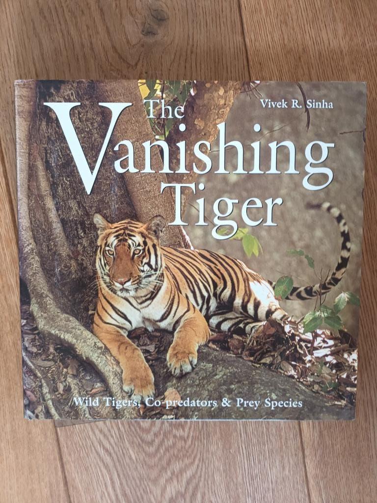 Vivek Sinha	The Vanishing Tiger, Ophalen of Verzenden, Zo goed als nieuw