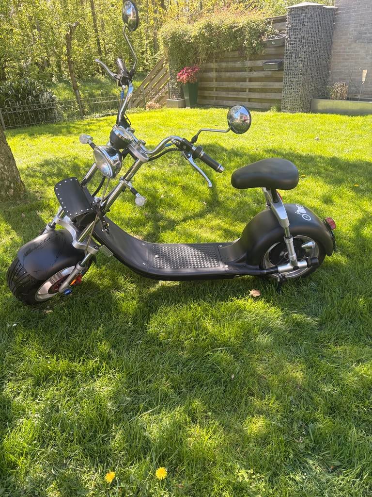 E-shopper elektrische scooter - 25 km/u, 2 accu's, helmplich, Fietsen en Brommers, Snorfietsen en Snorscooters, Ophalen, Zo goed als nieuw