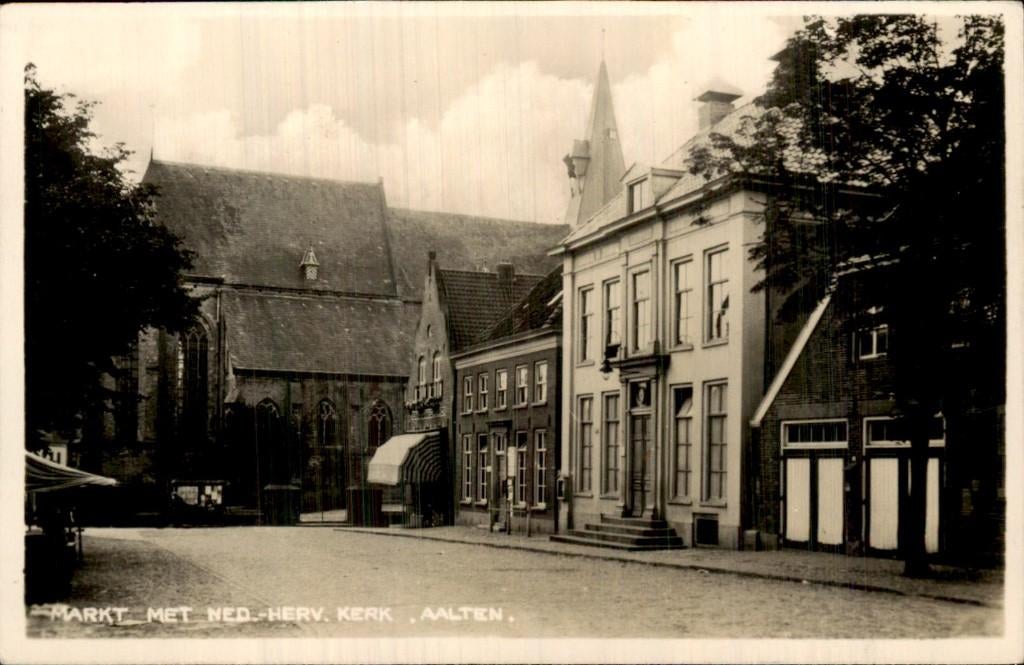 Aalten - Ned.-Herv. Kerk - Markt, Ophalen of Verzenden, 1920 tot 1940, Ongelopen, Gelderland