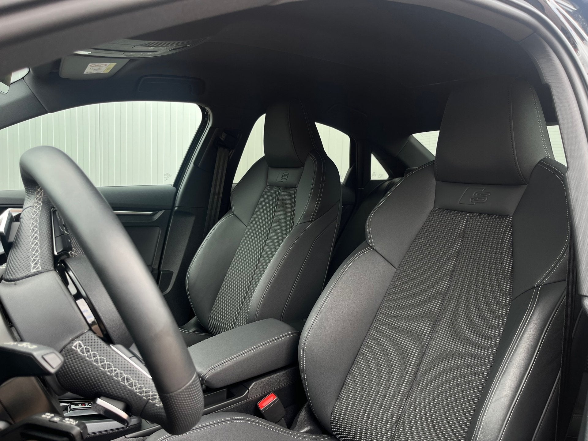 Audi A3 LIMOUSINE 30 TFSI S edition | 18'' 5-spaaks velgen |, Auto's, Audi, 4 cilinders, Zwart, Origineel Nederlands, Bedrijf