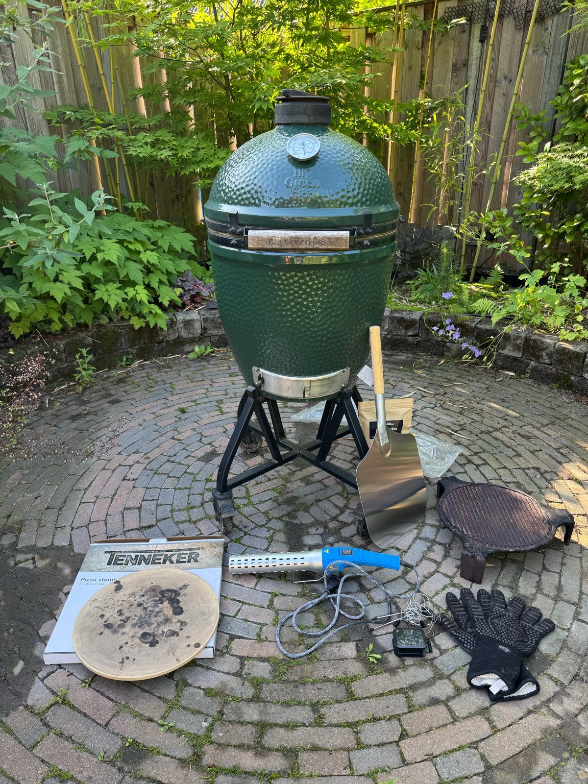 Big Green Egg Large met uitgebreide accessoires set, Ophalen, Gebruikt, Met accessoires