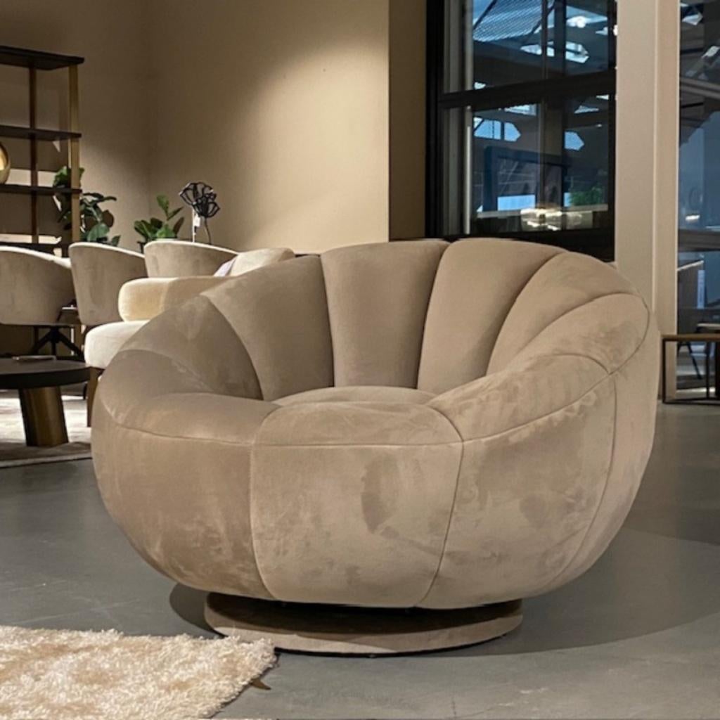 Richmond Interiors Draaifauteuil Kendall khaki velvet, Huis en Inrichting, Fauteuils, Ophalen, Nieuw, 75 tot 100 cm, Stof