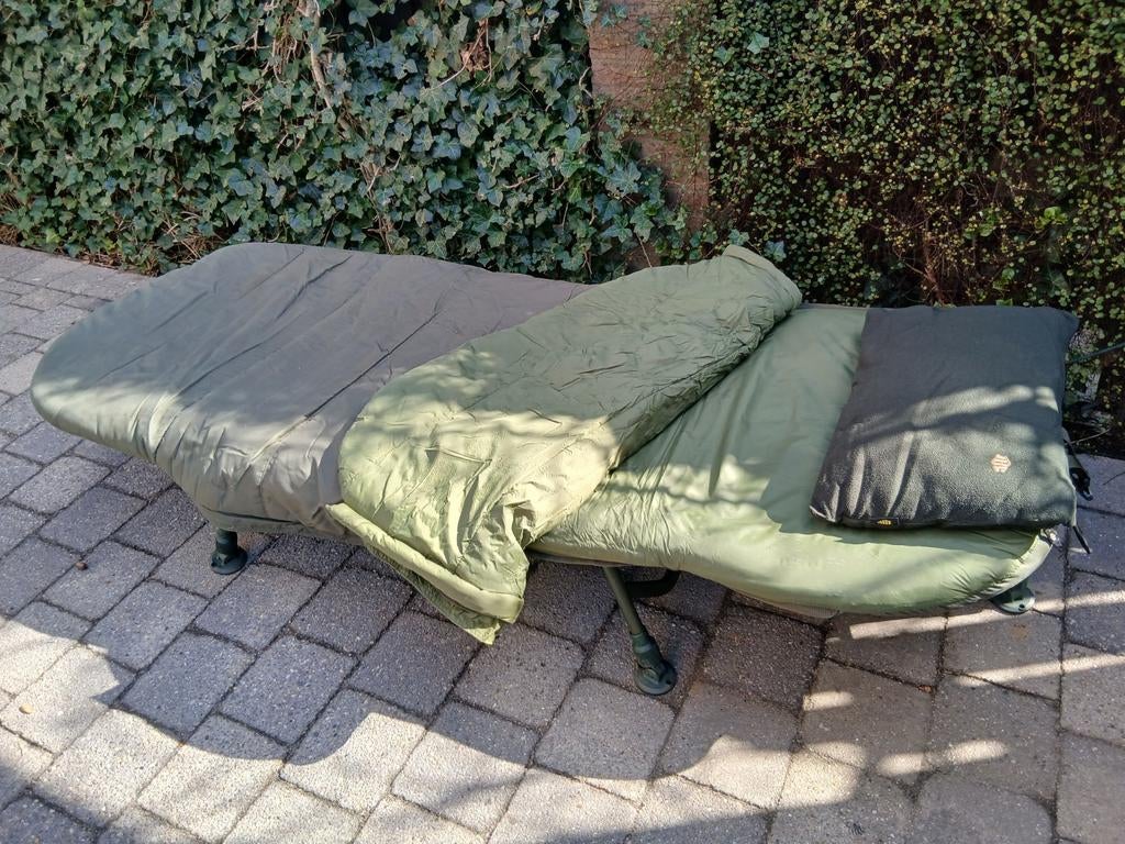 Fox Flatliner FX Bedchair met JRC kussen en tas, Watersport en Boten, Hengelsport | Karpervissen, Ophalen of Verzenden