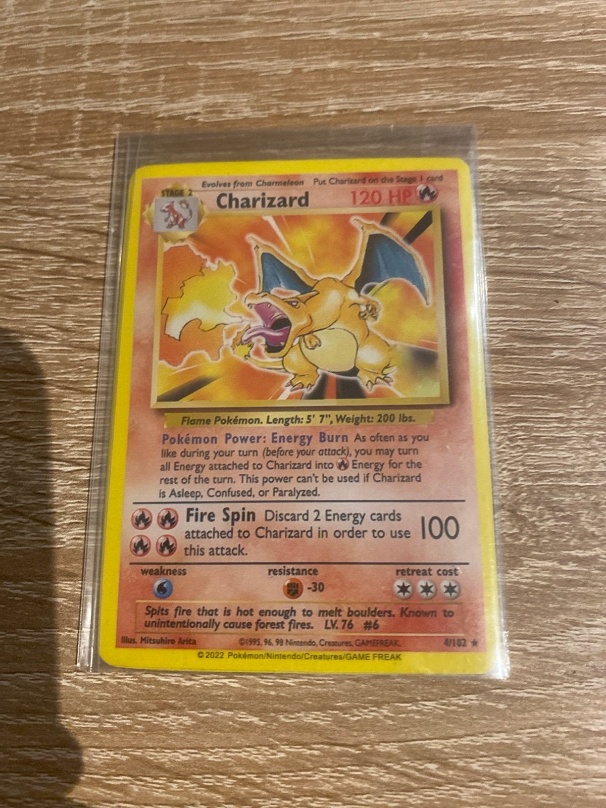 Pokémon Charizard Kaart 4/102 2022, Ophalen of Verzenden, Gebruikt, Losse kaart