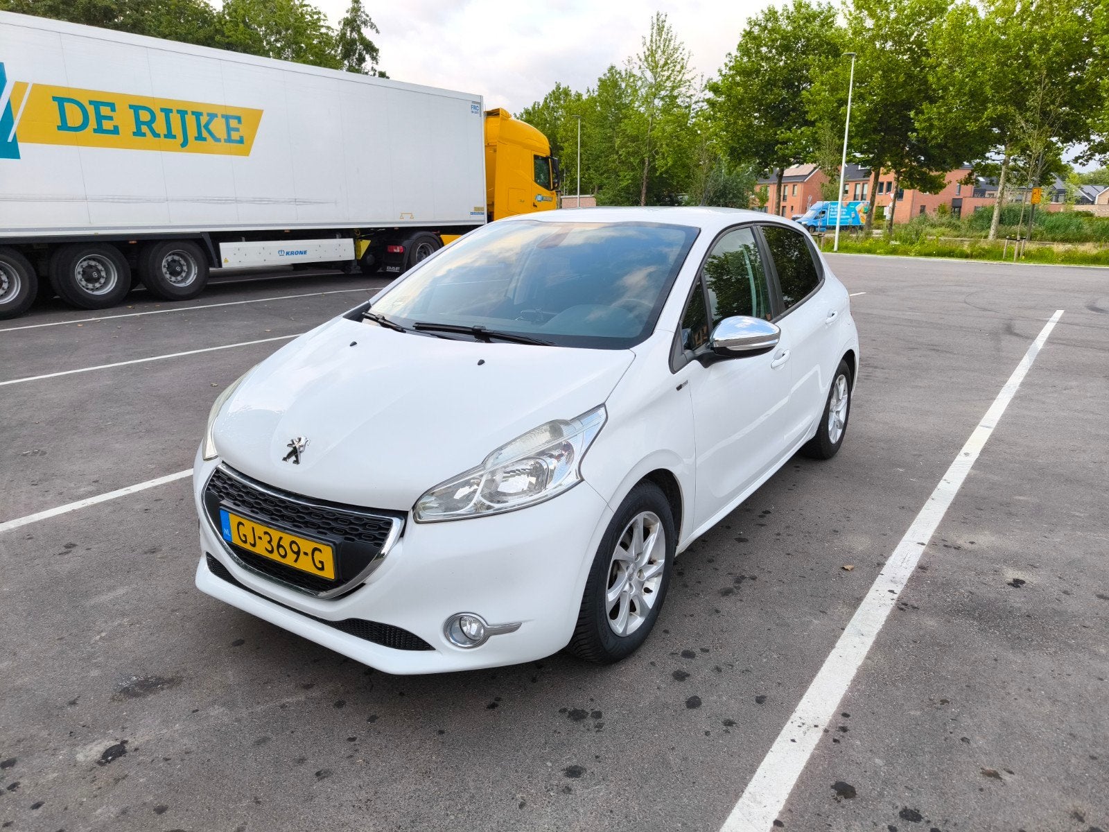Peugeot 208 1.2 VTI 60KW/82PK 5-D 2015 Wit, Auto's, Voorwielaandrijving, 1199 cc, Leder en Stof, Wit