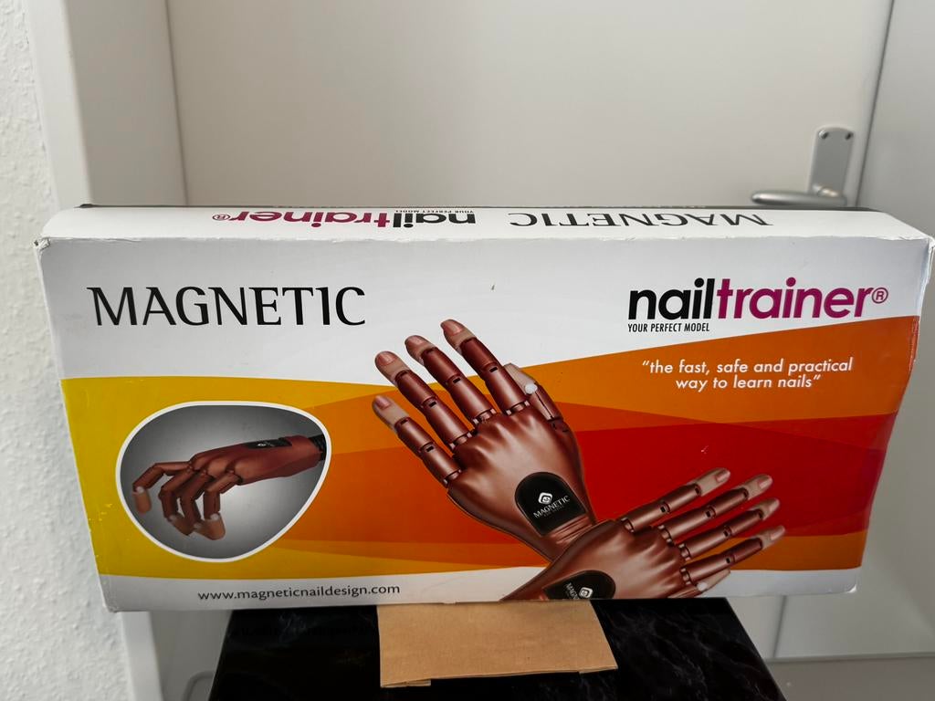 Magnetic oefenhand gelnagels, Ophalen of Verzenden, Zo goed als nieuw