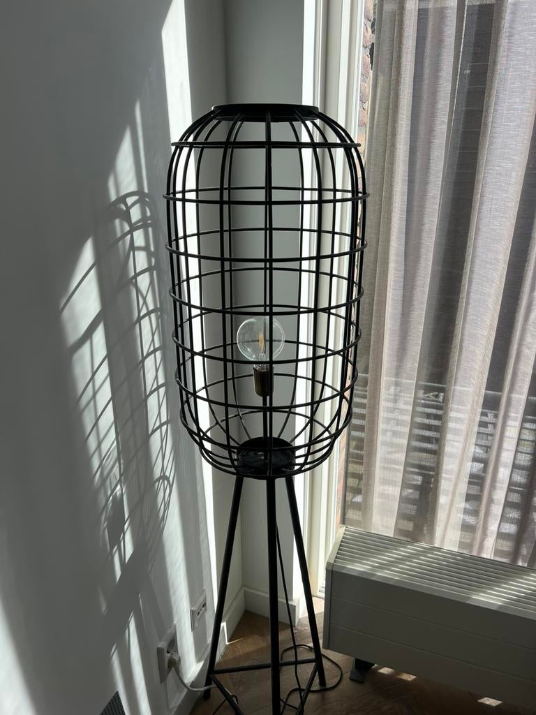 Industriële vloerlamp met metalen frame, Ophalen of Verzenden, Zo goed als nieuw, Metaal, 150 tot 200 cm