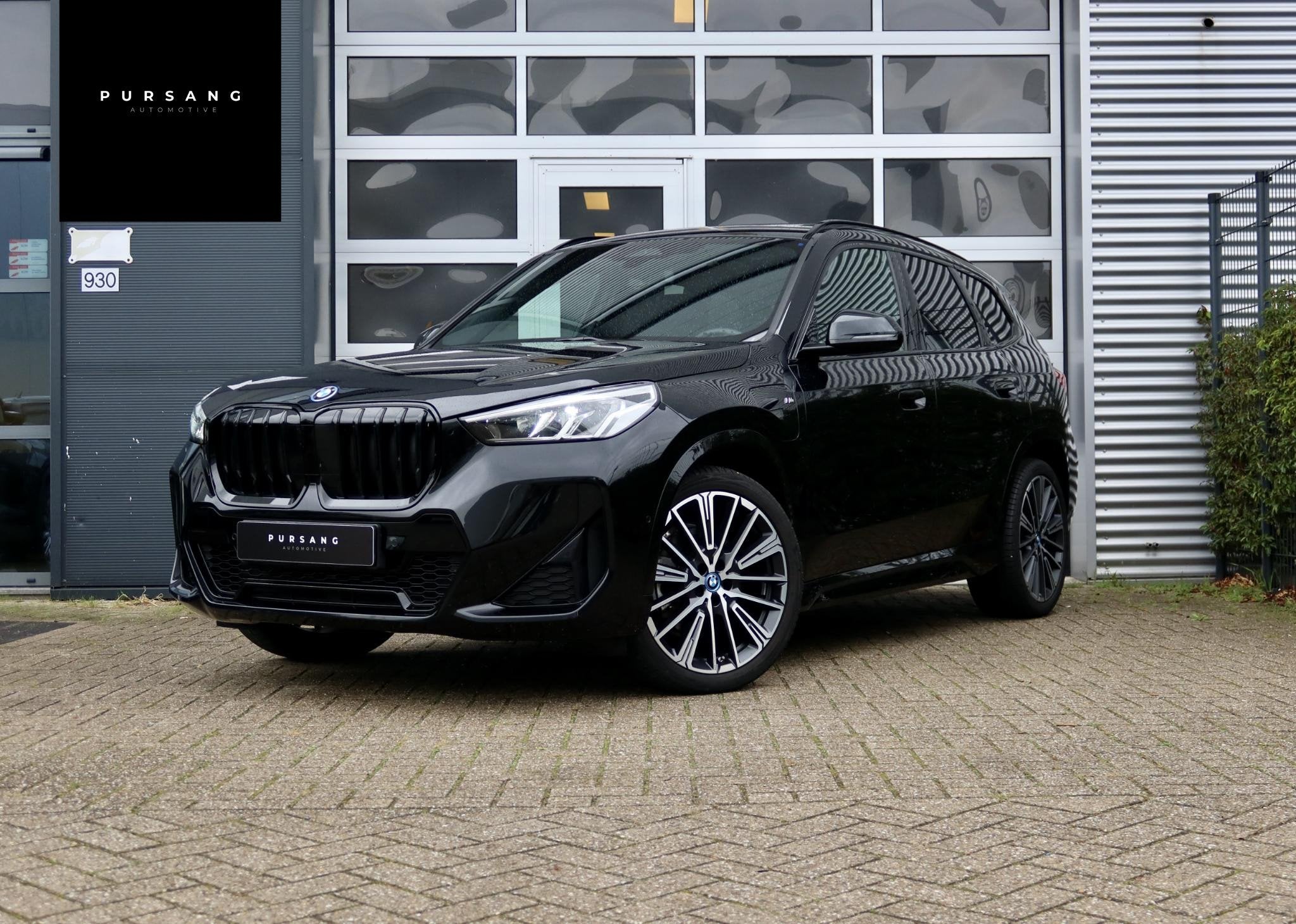 BMW X1 xDrive25e M Sport | Trekhaak | Panorama | Elektr. Ach, Auto's, Stof, Gebruikt, 16 kWh, Vierwielaandrijving