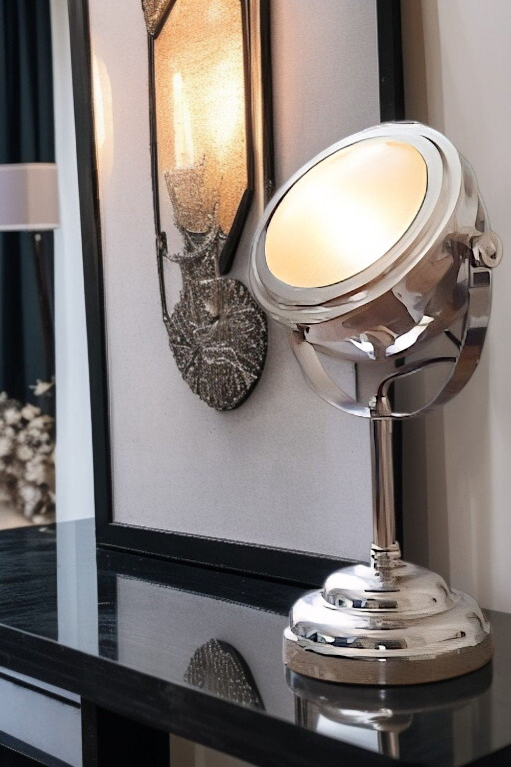 Rivièra Maison lamp Classic Car Table.
45*21*21cm

Van 299€, Ophalen