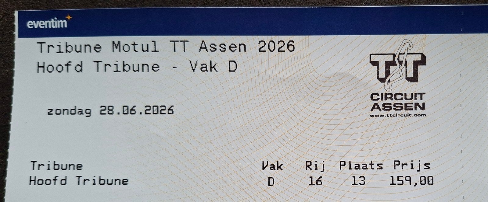 TT Assen hoofdtribune, Eén persoon