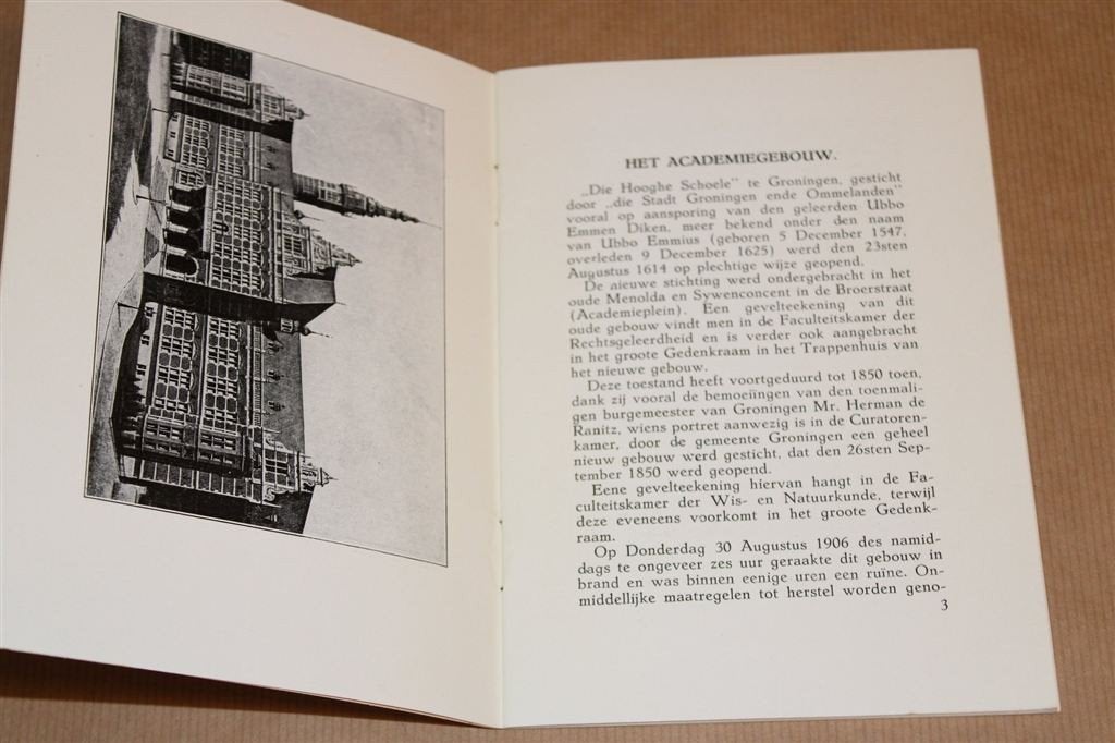 Academiegebouw Groningen — Historische Bezoekersgids 1927, Ophalen of Verzenden, Gelezen