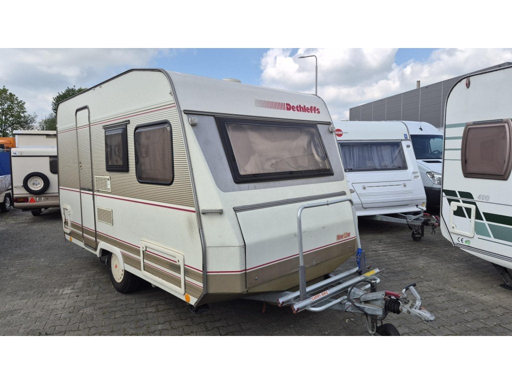 4-persoons Dethleffs New-line 390 met voortent, Bedrijf, Treinzit, Dethleffs, Tot 4 meter