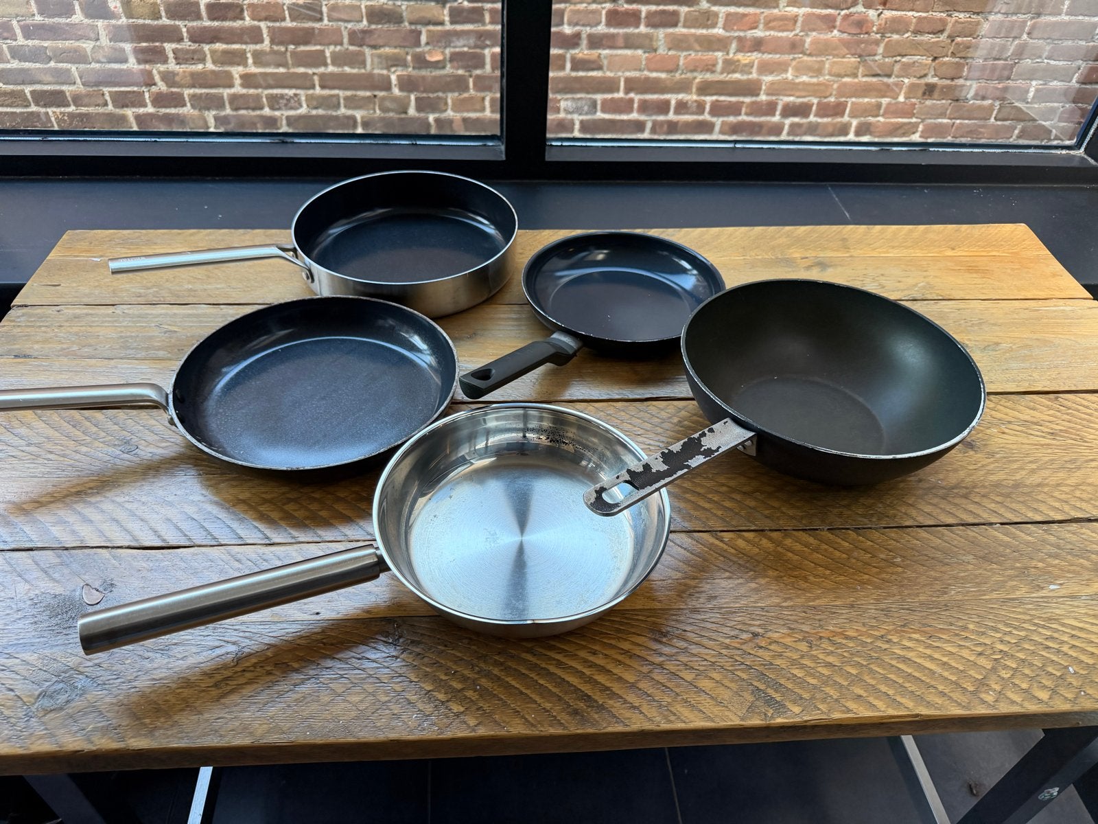 Diverse koekenpannen en wokpan, Ophalen, Koekenpan, Gebruikt, Antiaanbaklaag