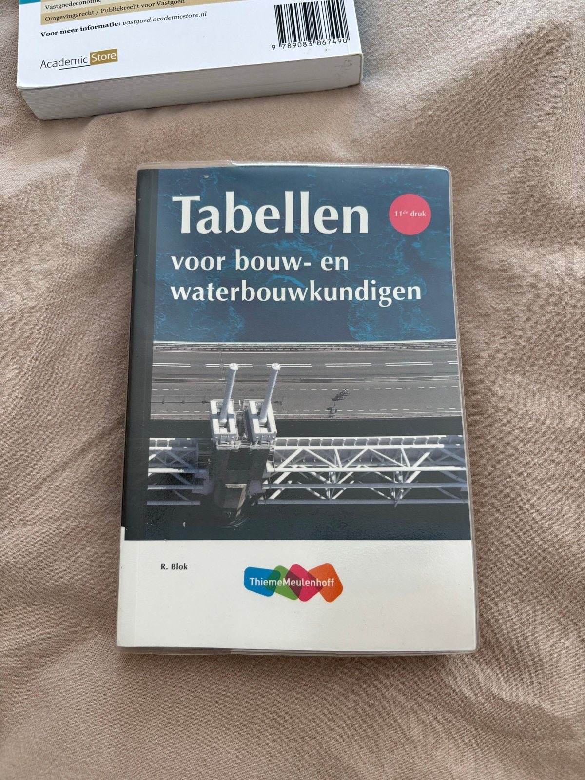 Tabellen voor bouw- en waterbouwkundigen - 11e druk, Ophalen of Verzenden, Zo goed als nieuw, Bouwkunde