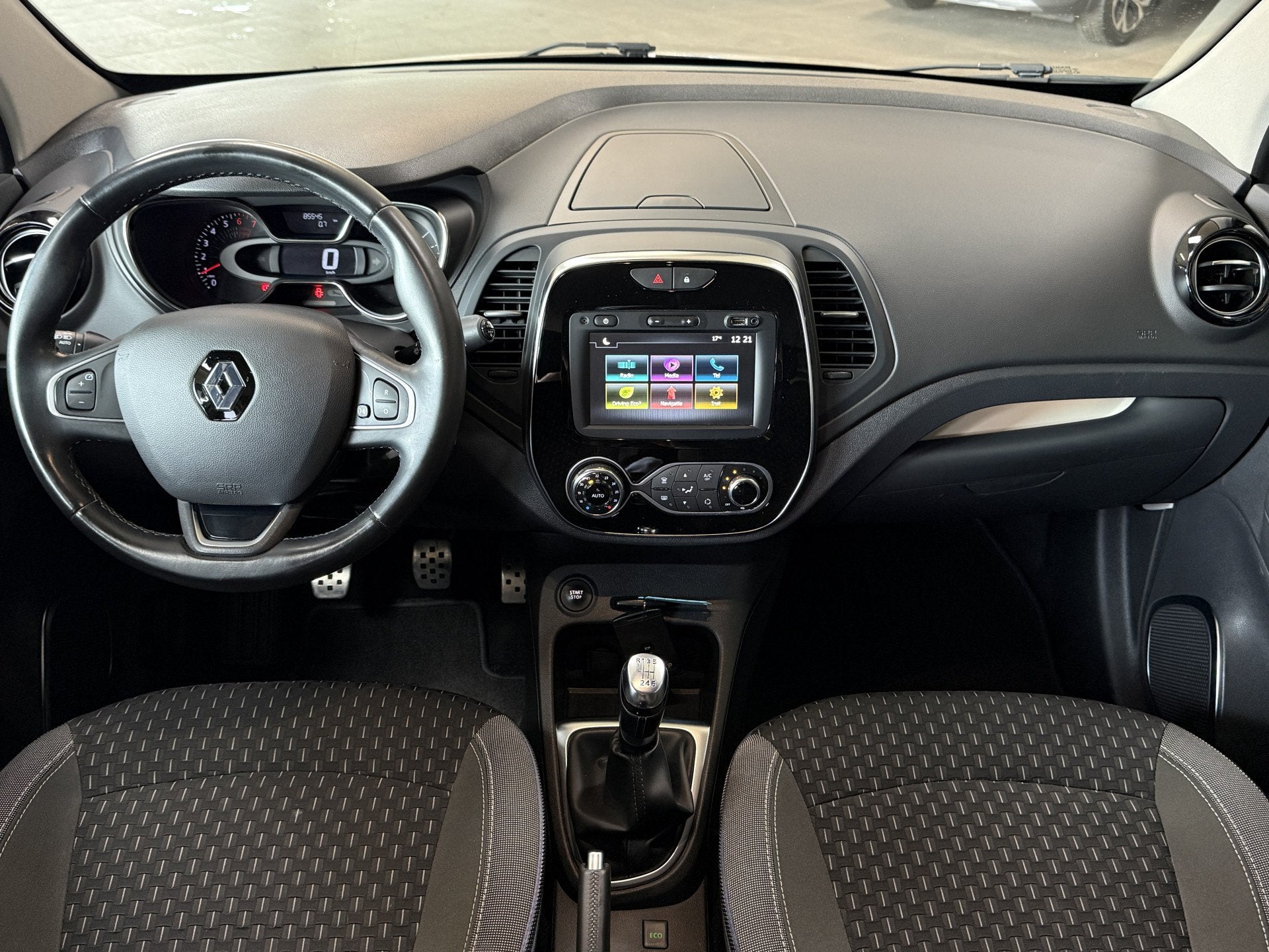 Renault Captur 1.3 TCe 130pk | Intens | Navi | Carplay | 17", Auto's, Voorwielaandrijving, Dealer onderhouden, Stof, Gebruikt