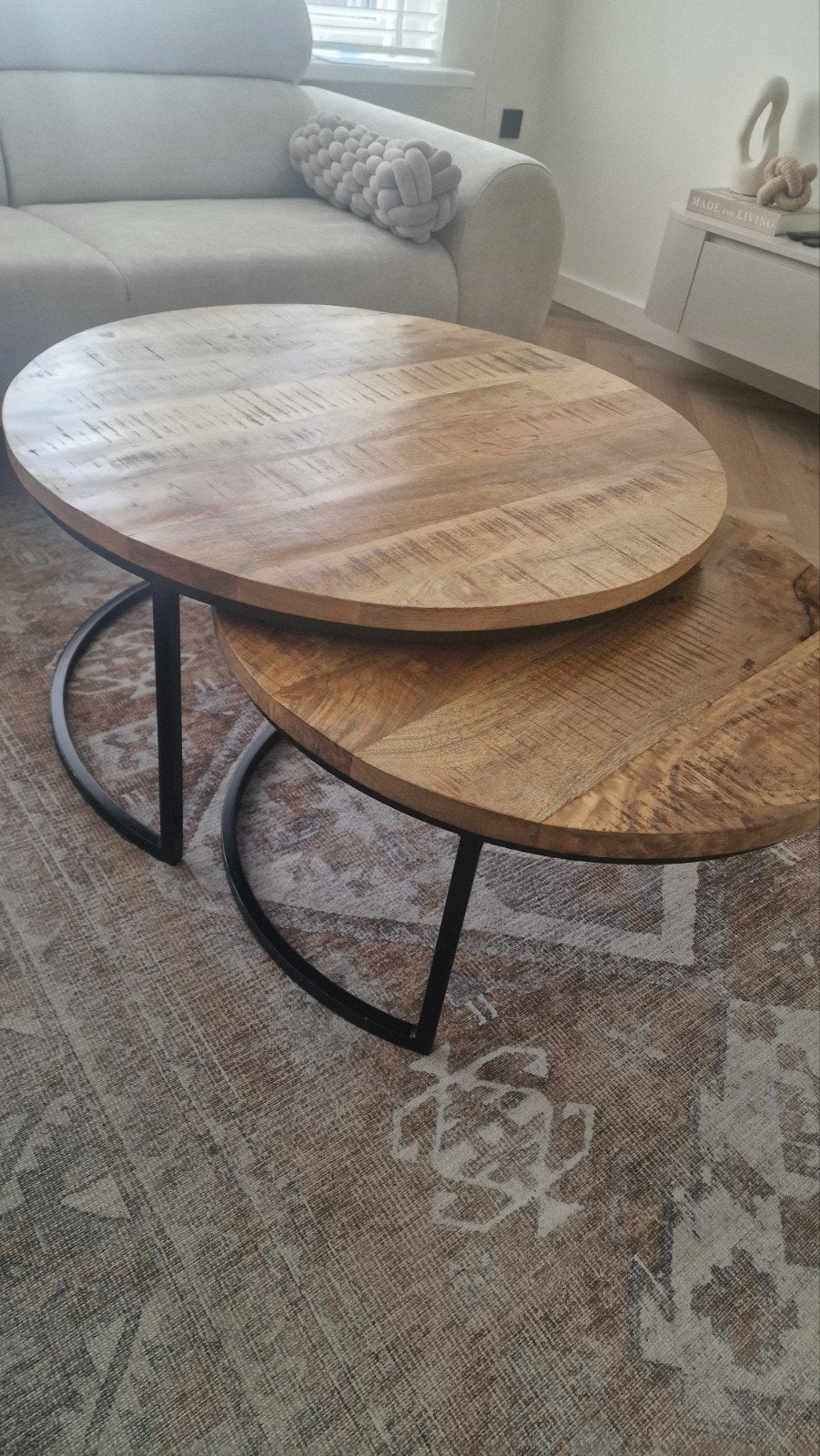 Set van 2 ronde salontafels van mangohout en metaal, 50 tot 100 cm, Industrieel, Modern, Scandinavisch, Rond, Tot twee personen