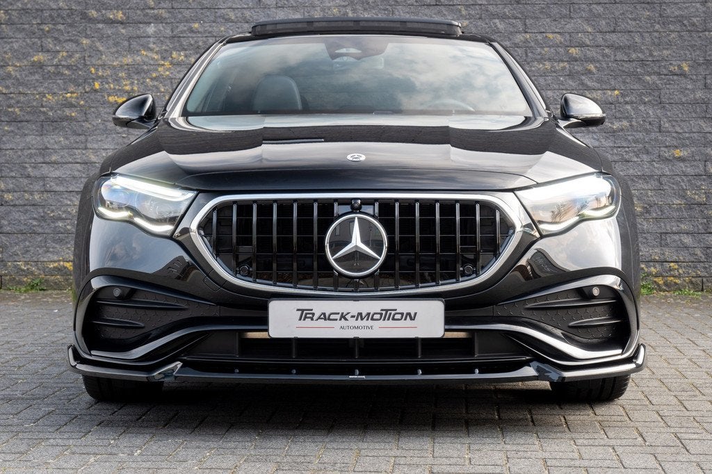 Mercedes-Benz E-klasse 300 e AMG Line Panoramadak Black & Bl, Auto's, Achterwielaandrijving, Gebruikt, Zwart, Zwart