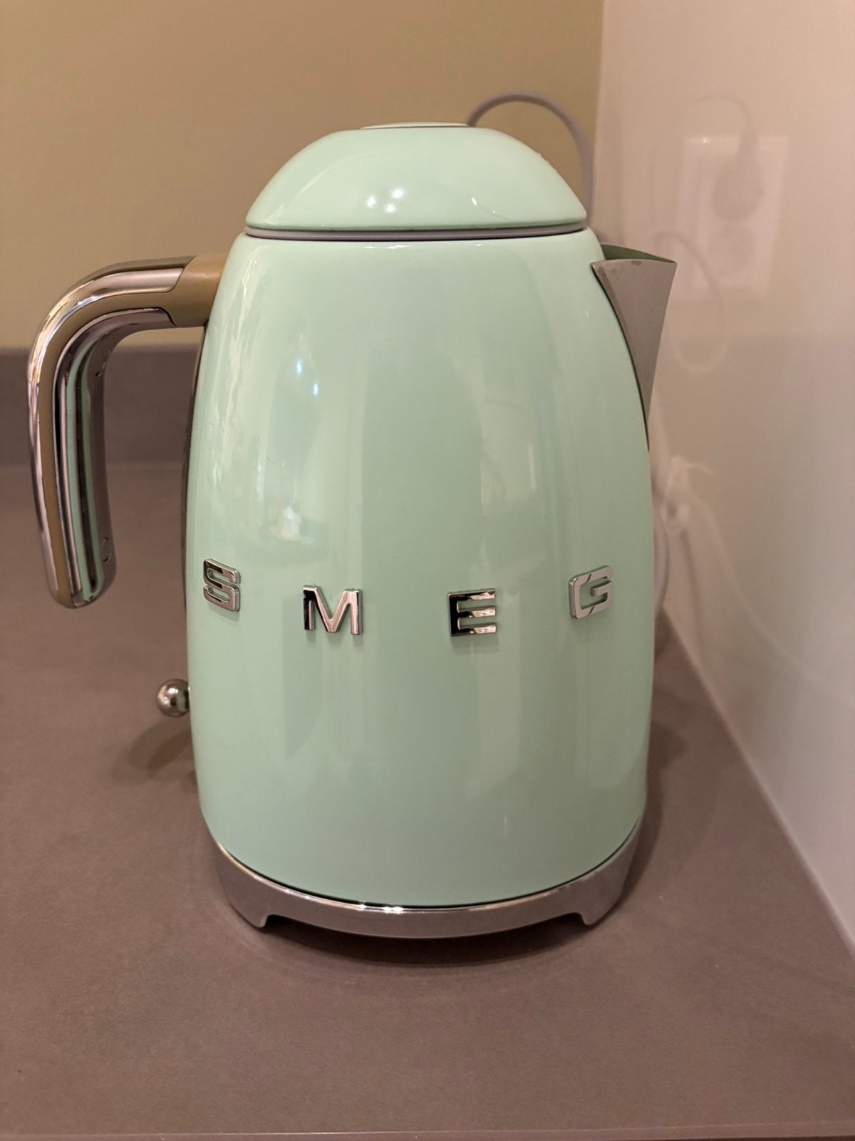 Smeg waterkoker 1,7 liter mintgroen, 1 tot 2 liter, Ophalen of Verzenden, Zo goed als nieuw