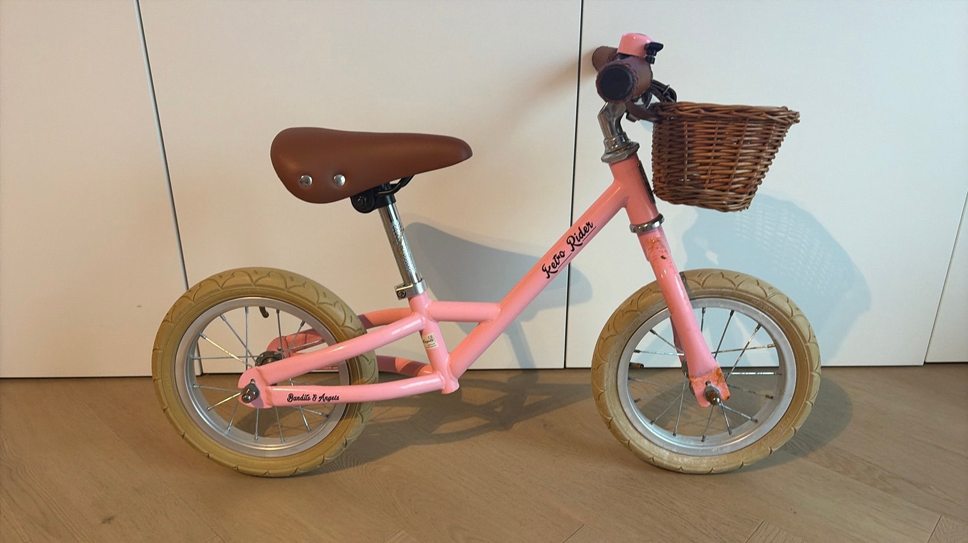 Bandits & Angels retro rider loopfiets roze, Ophalen, Zo goed als nieuw, Minder dan 16 inch