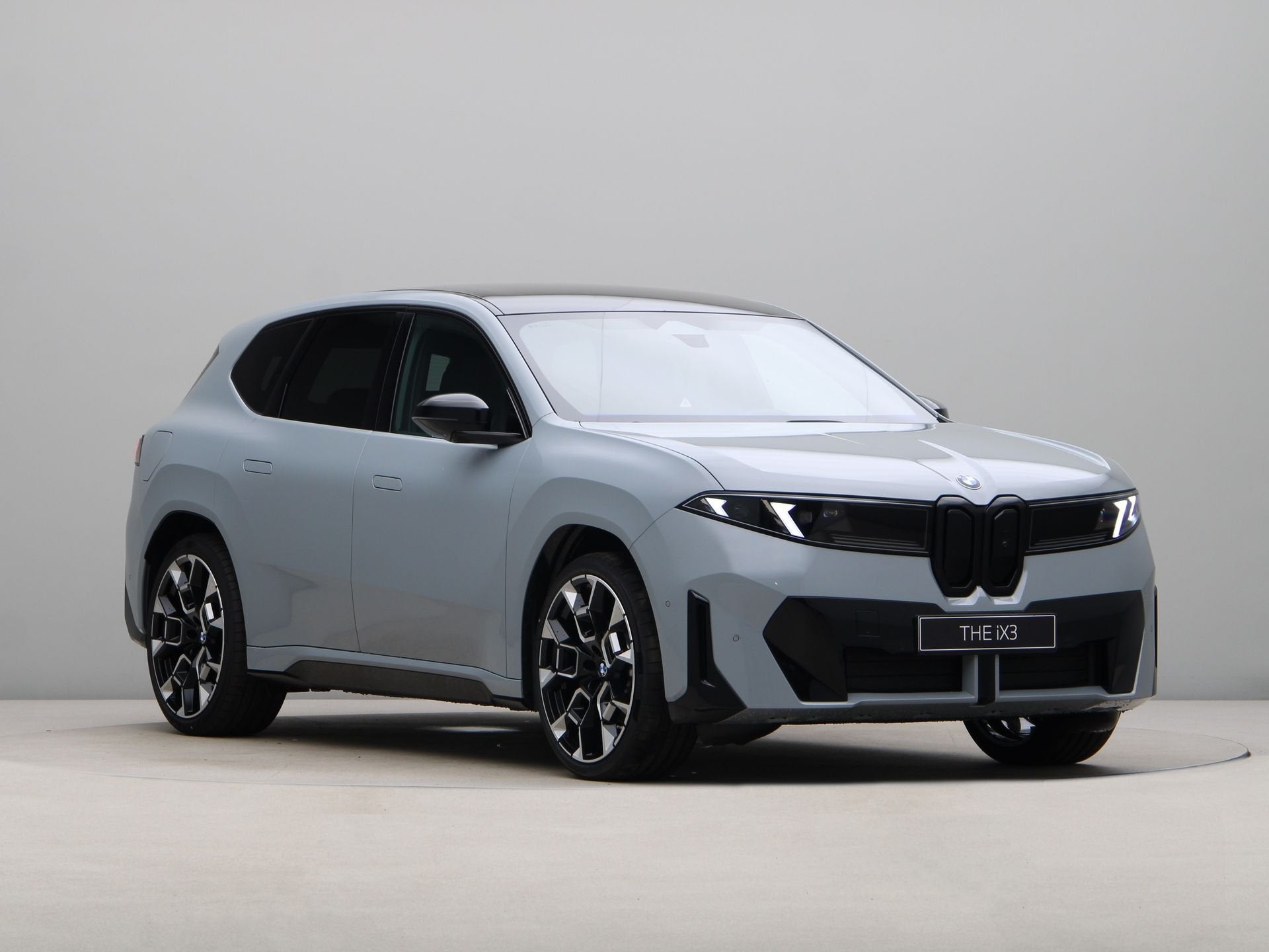 BMW iX3 50 xDrive M Sport Pro 113 kWh (bj 2026, automaat), Auto's, Automaat, Zwart, Automatische klimaatregeling, Vierwielaandrijving