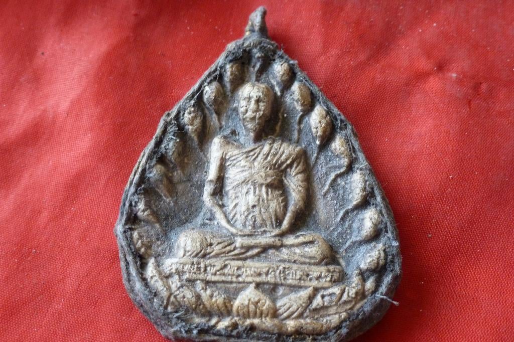 Thaise amulet - Boeddha 14 head snake met holy rope 42 gram, Gebruikt, Overige voorstellingen, Bruin, Ophalen of Verzenden