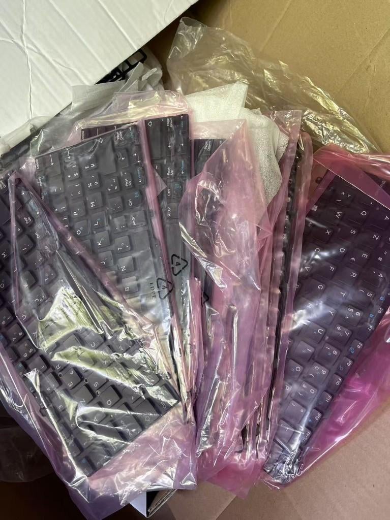 90 stuks DELL HP laptop toetsenborden verschillende models, Dell, Dell, Ophalen of Verzenden, Zo goed als nieuw