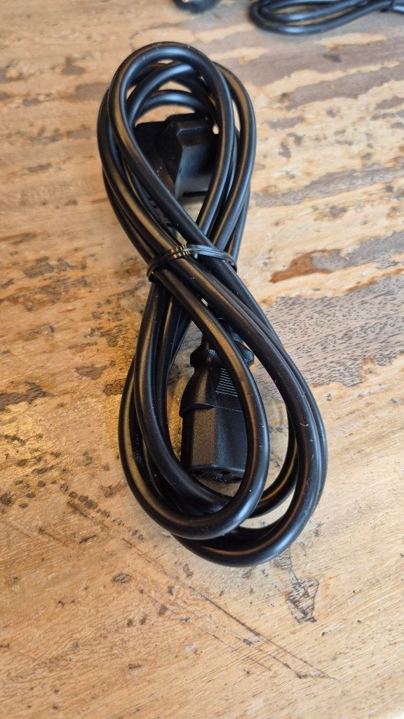 Stroomkabel C13 naar Schuko - Zwart, Ophalen of Verzenden, Nieuw, Overige merken, Kabel of Snoer