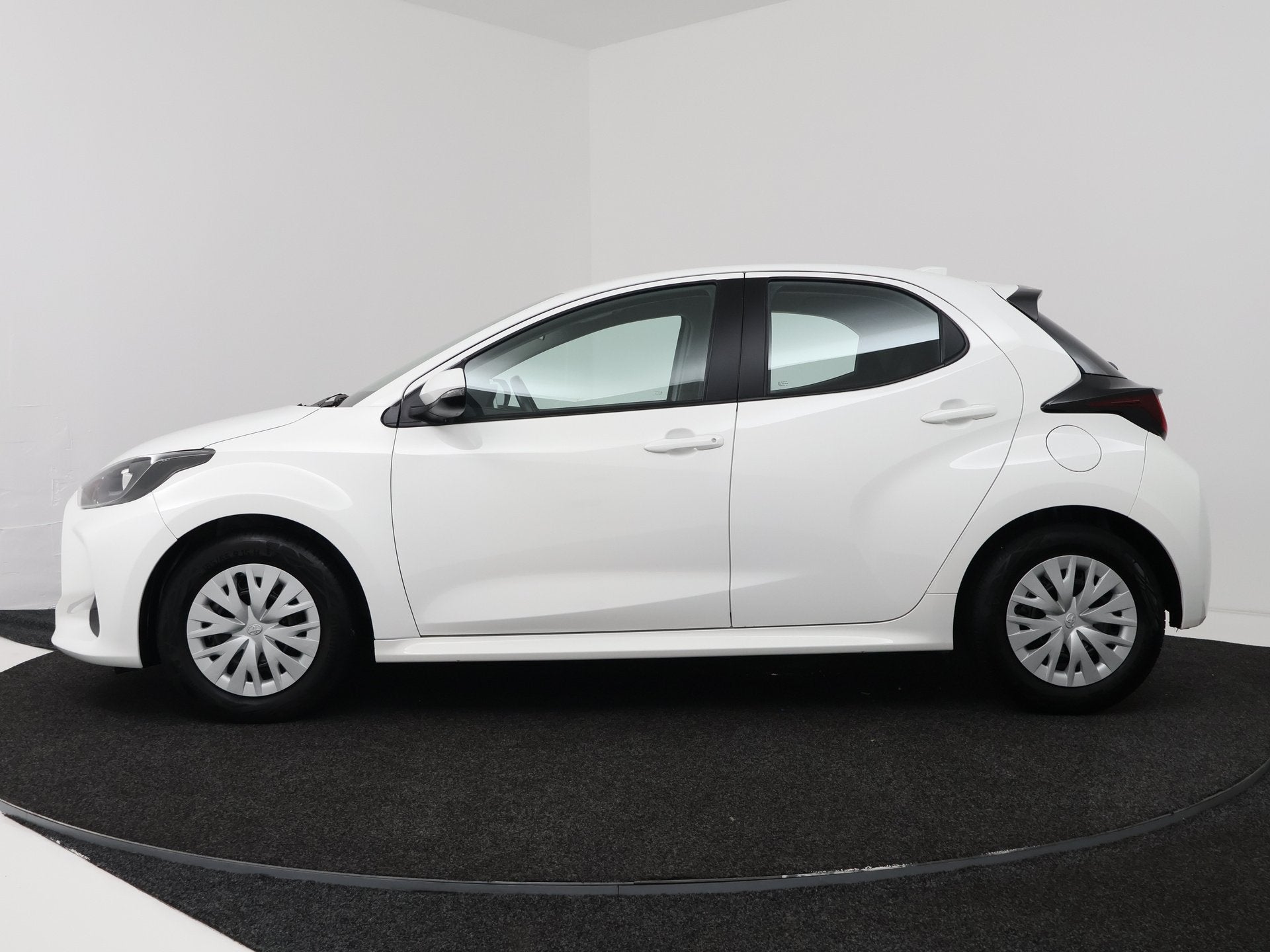 Toyota Yaris 1.5 Hybrid 115 Active | Apple CarPlay / Android, Auto's, 12 maanden, 450 kg, Gebruikt, Wit