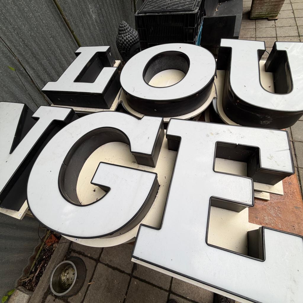 Lounge doosletters / gevelletters RGB LED verlichting, Ophalen, Gebruikt, Reclamebord