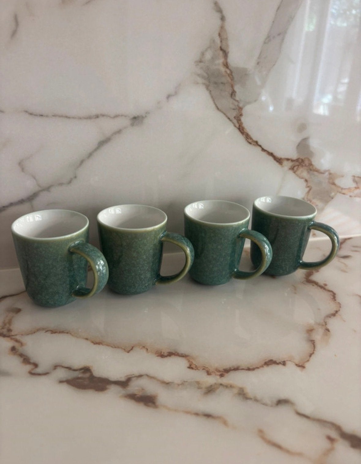 Set van 4 espresso kopjes, Keramiek, Ophalen of Verzenden, Zo goed als nieuw, Modern