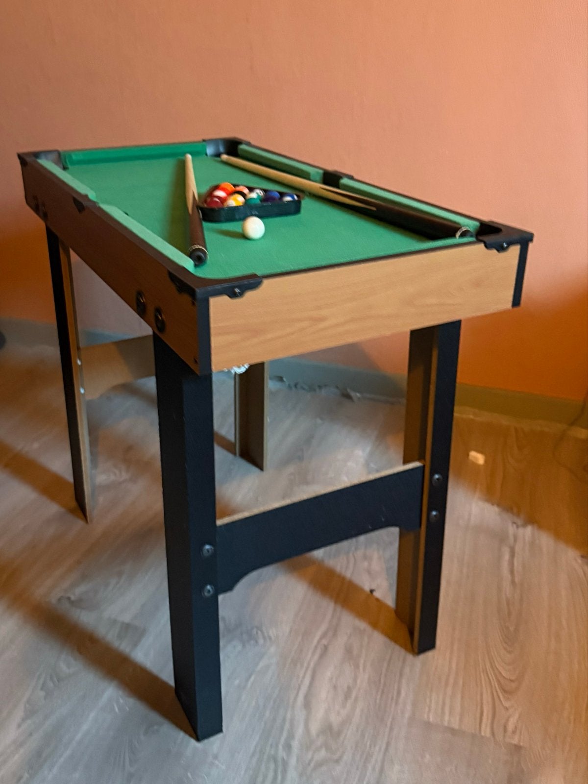 4-in-1 Multi-game Tafel: Biljart, Tafelvoetbal, Airhockey, T, Een of twee spelers, Ophalen, Gebruikt