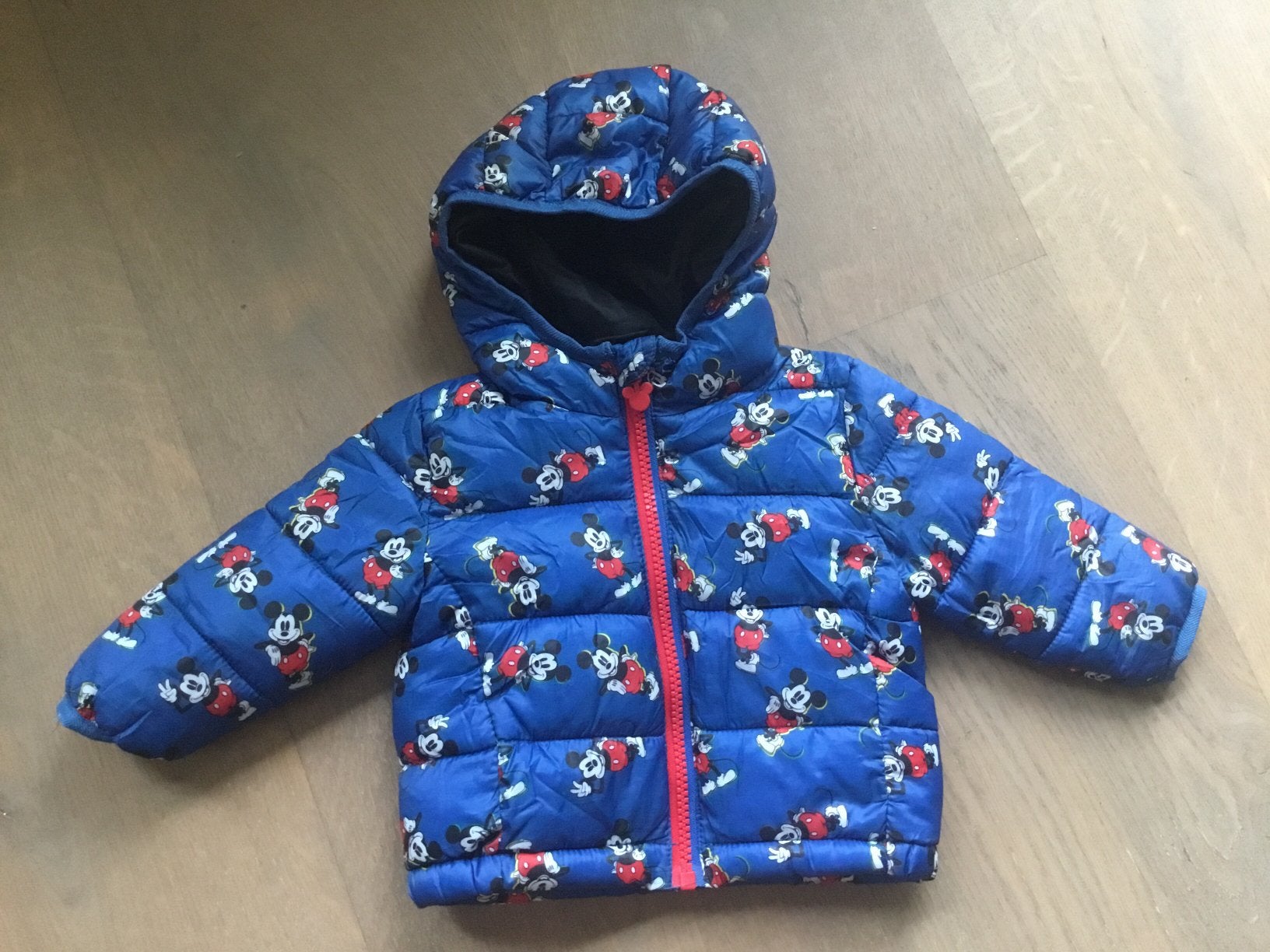 Jas maat 62 jongen winterjas jas mickey mouse tussenjas, Kinderen en Baby's, Babykleding | Maat 62, Ophalen of Verzenden, Zo goed als nieuw