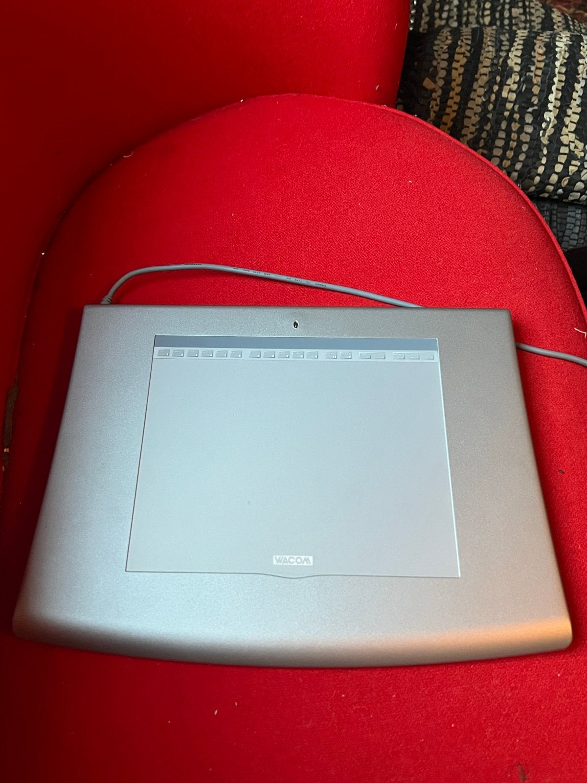 Wacom Intuos 2 XD-0608-U Grafisch Tekentablet +pen en houder, Ophalen, Gebruikt, Bedraad