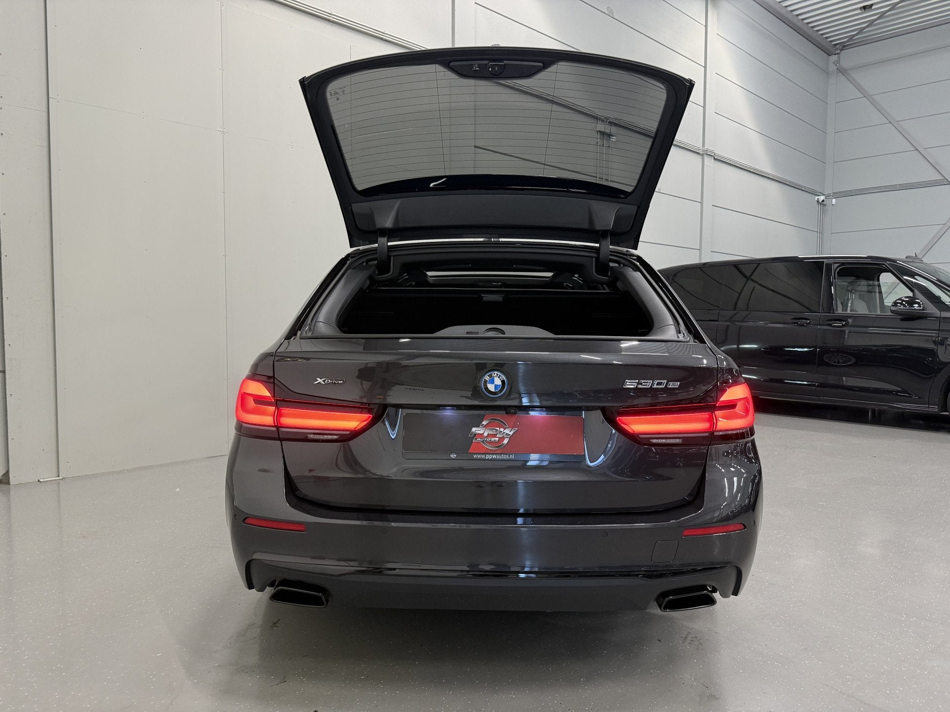 Foto 67 van BMW 5 Serie Touring 530e xDrive High exe PANO/TREKHAAK/H&K/L