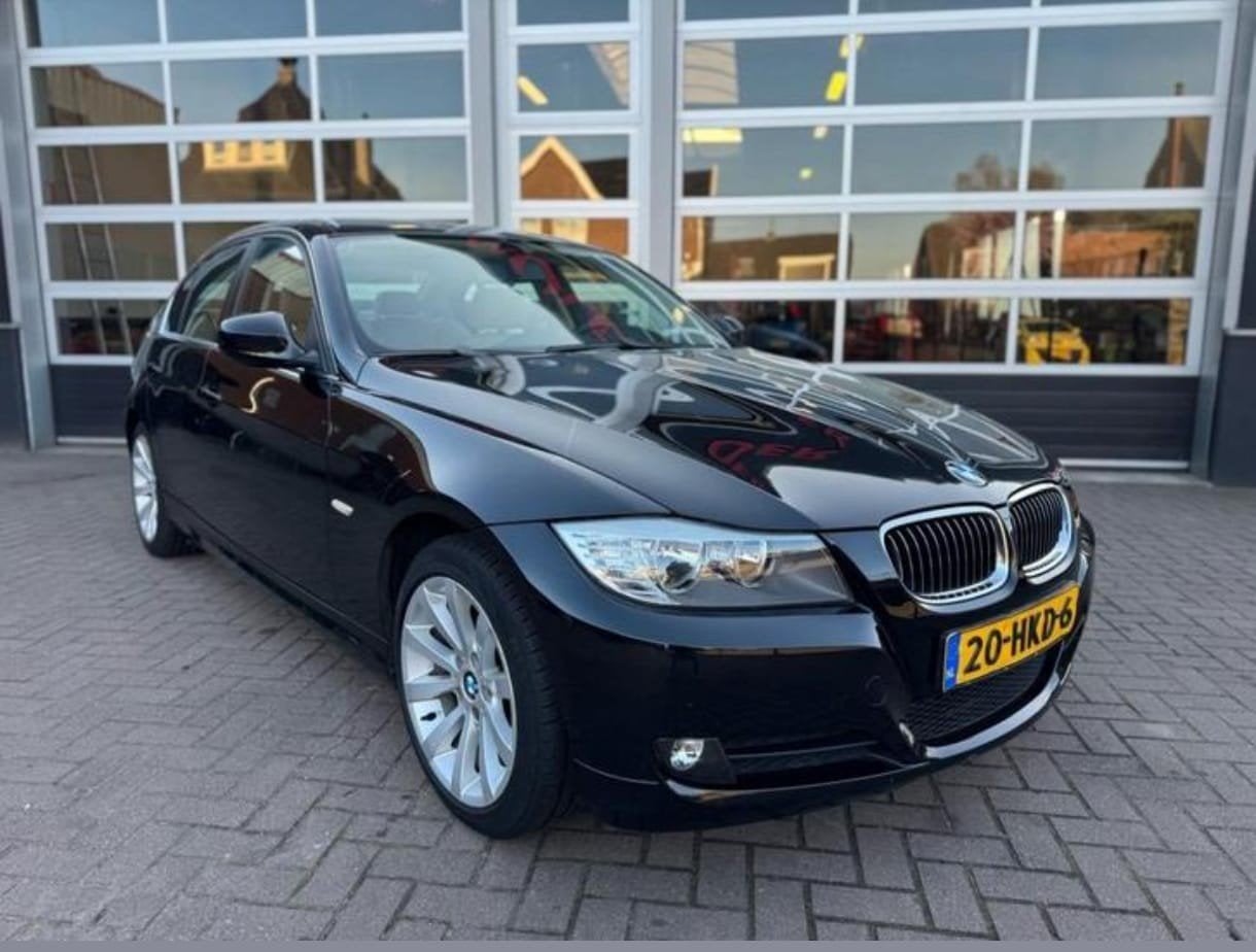 BMW 3-Serie 2.0 I 318 2009 Zwart, Achterwielaandrijving, Beige, Zwart, Handgeschakeld